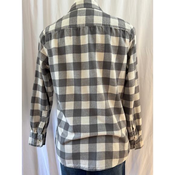 Field & Stream Women's Plaid Button-Up Shirt - Size Medium - Picture 5 of 10